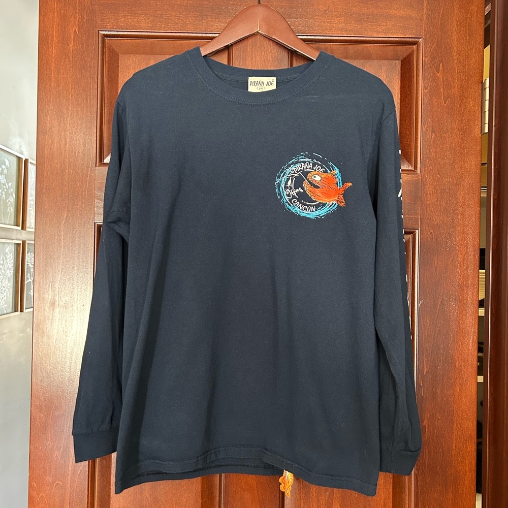 Piraña Joe Cancún Navy Long Sleeve‎ Graphic Tee Y2K Resort Shirt